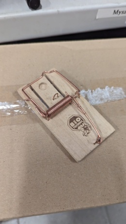 Myszołapka Lucifer 102 luzem