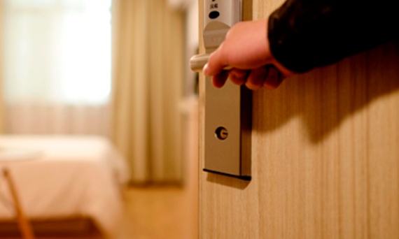 Pluskwy w materacu – hotelowy problem, czy wymysł klientów?